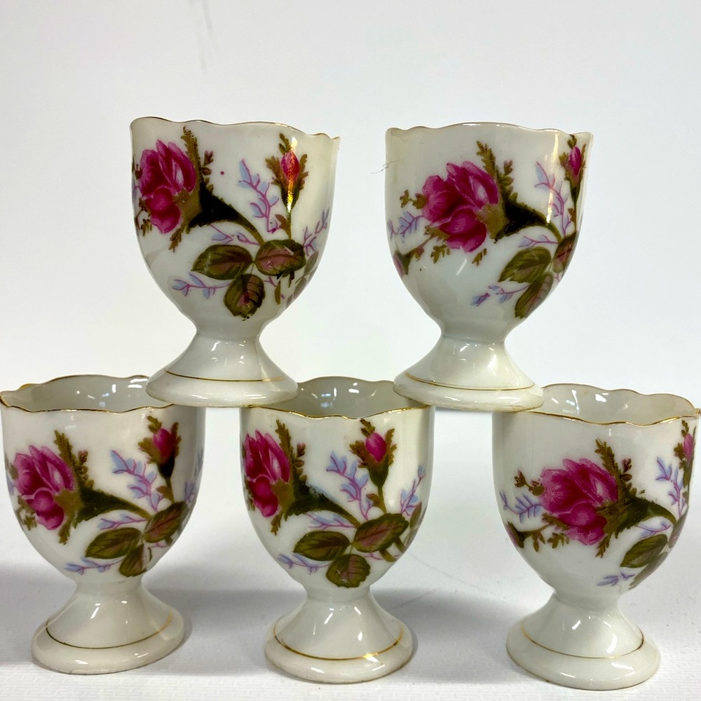 5 Japanese Porcelain Egg Cups. Floral Design GOLD RIMMED